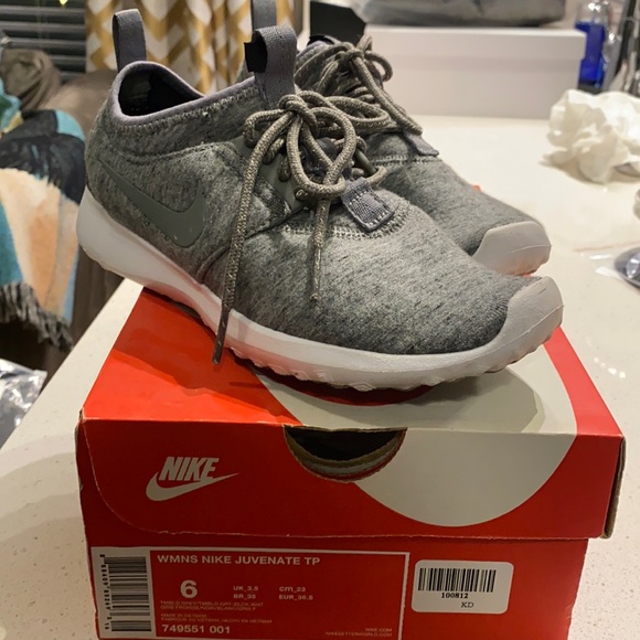 Nike juvenate tp grey trainers Clearance